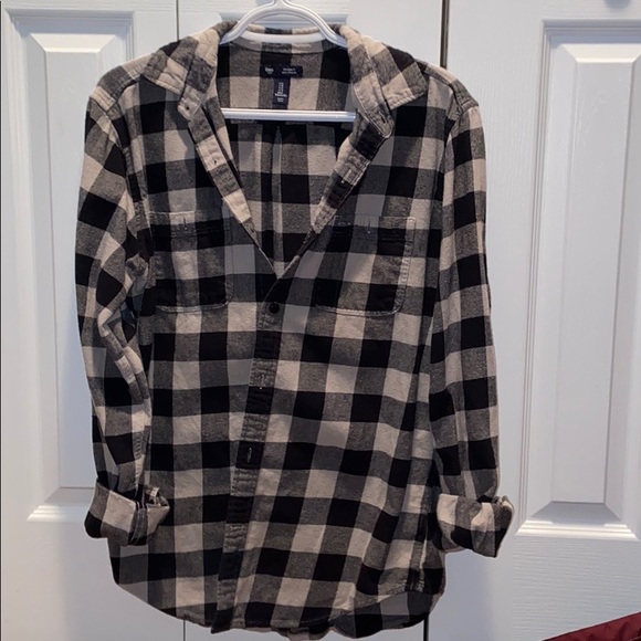 Long sleeves/ flannels/ cropped sweater - Picture 2 of 8